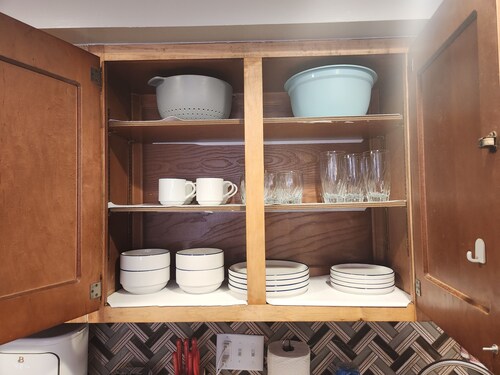 Small Welcoming Pet Friendly 1 bedroom Apartment