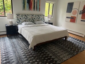 Room - Charming Litchfield lake house - minutes from lake access point and Mohawk Ski (Goshen)