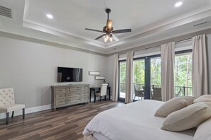 7 bedrooms, desk, iron/ironing board, WiFi