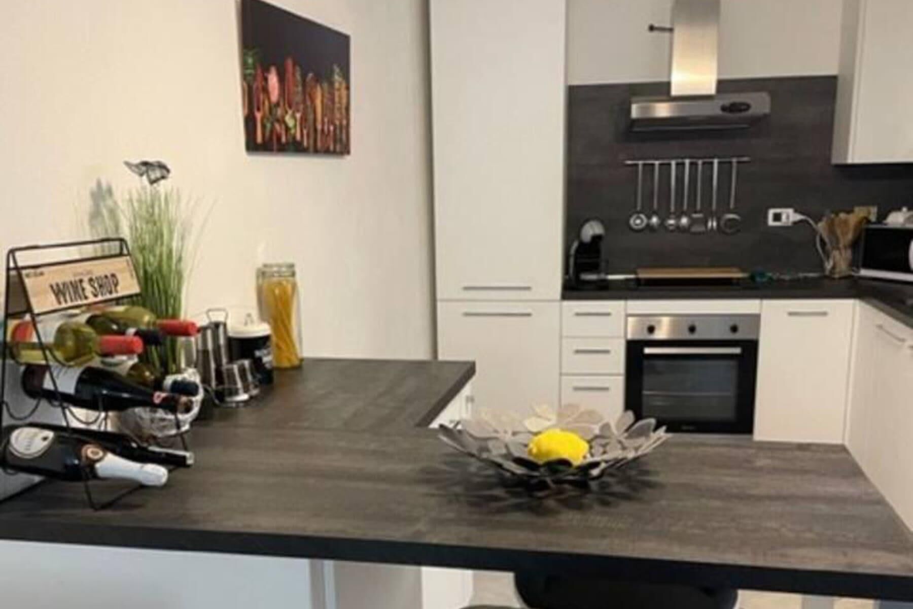 Frigorifero, microonde, forno, piano cottura