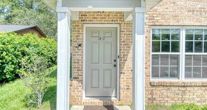 Serene - 20 Min to FSU - 4BED 3BA