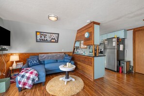 Smart TV, DVD player - TRL Cabin-Family friendly! Sleeps 6 (4 min. Blk.Oak Am,10 min.Baxter Boat launch (Lampe)