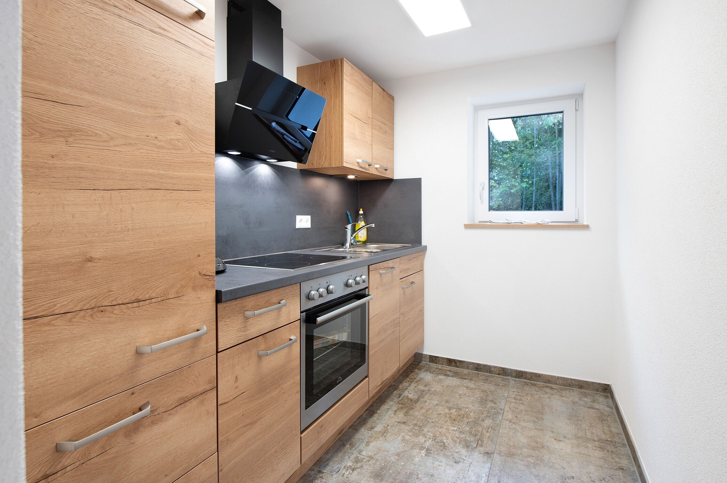 Kühlschrank, Ofen, Herdplatte, Geschirrspüler