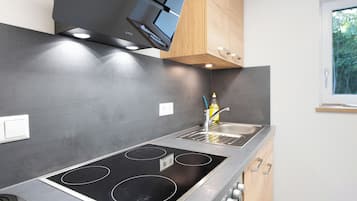 Kühlschrank, Ofen, Herdplatte, Geschirrspüler