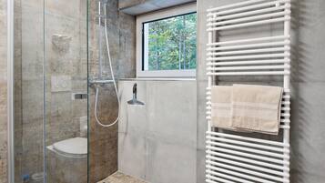 Shower, towels