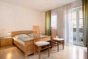 1 chambre, fer et planche à repasser, Wi-Fi gratuit, draps fournis