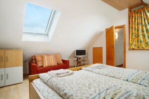 2 chambres, fer et planche à repasser, Wi-Fi gratuit, draps fournis