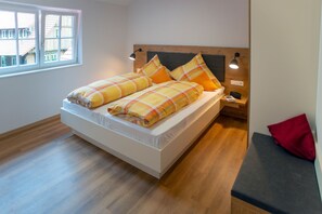 3 chambres, fer et planche à repasser, Wi-Fi gratuit, draps fournis