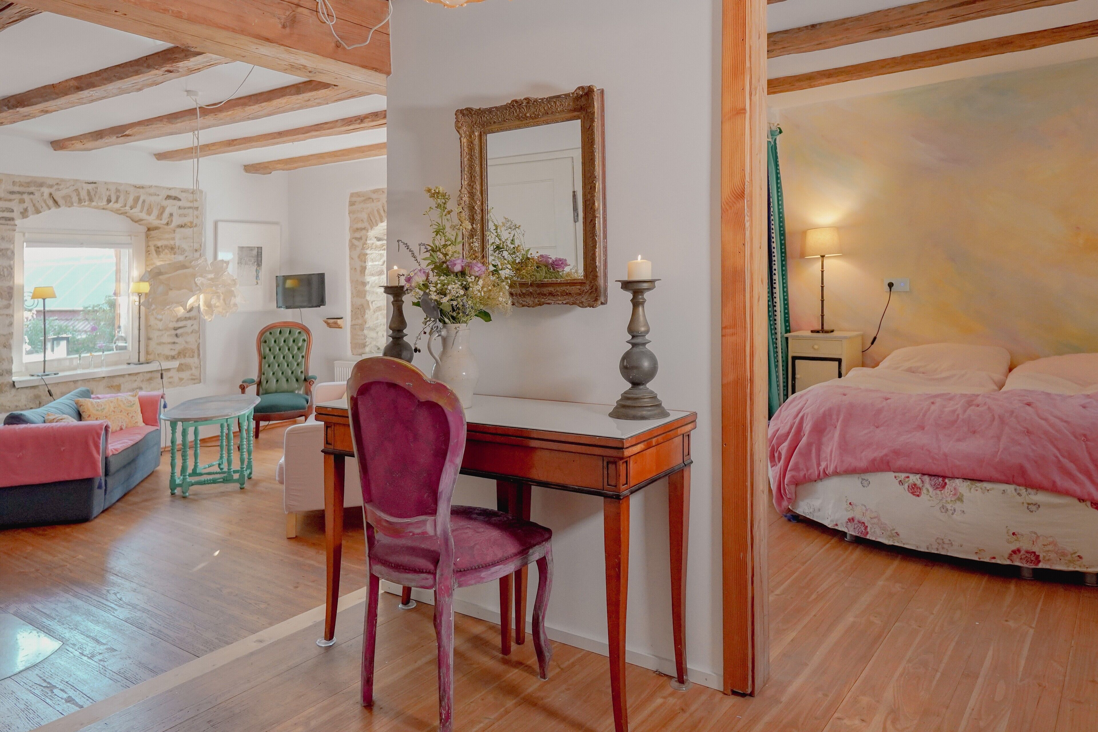 2 slaapkamers, een strijkplank/strijkijzer, gratis wifi, beddengoed