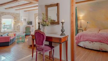 2 slaapkamers, een strijkplank/strijkijzer, gratis wifi, beddengoed