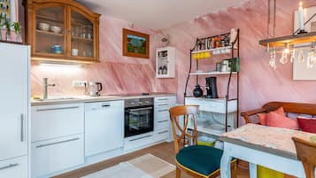 Kühlschrank, Ofen, Herdplatte, Geschirrspüler