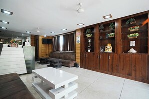 Lobby - Hotel The 7 Seas (Rishikesh)