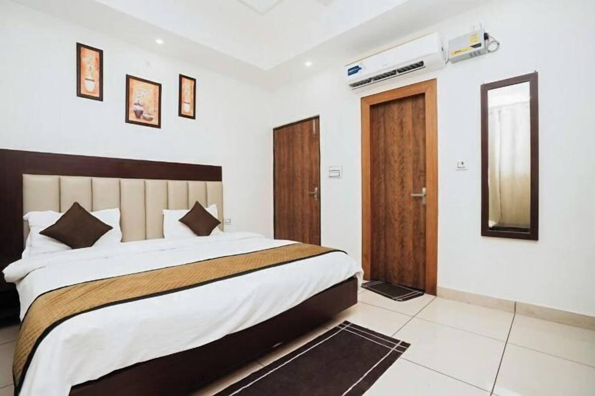 Desk, iron/ironing board, rollaway beds (surcharge), WiFi (free)