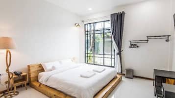 Desk, free WiFi, bed sheets