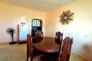 Desk - Albert'S Transient House (Calatagan)