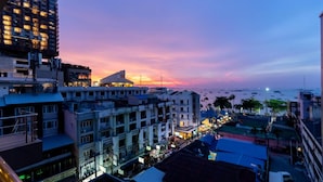 Exterior - Eastiny Inn Hotel (Pattaya)