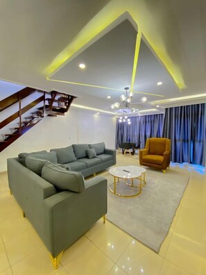 Luxury Apartment | Living area - Deluxe Apartment (Lagos)