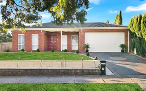 Property entrance - Hallam 5BRM Rental Entire House (Hallam)