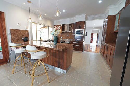 Hallam 5BRM Rental Entire House