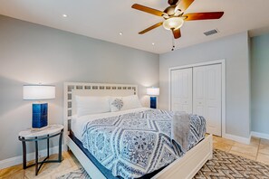 3 habitaciones, tabla de planchar con plancha, internet y ropa de cama 