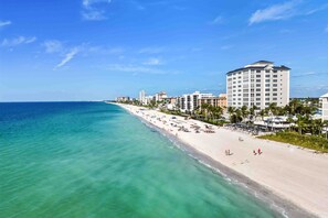 Beach - A Piece of Paradise | House in Naples with guest suite & enclosed yard (Naples)