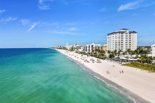 A Piece of Paradise | House in Naples with guest suite & enclosed yard