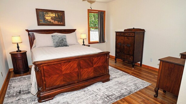 2 bedrooms, WiFi (free), bed sheets