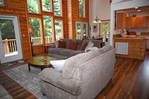 تلفزيون ذكي، مدفأة، مشغل دي في دي، كرة قدم الطاولة