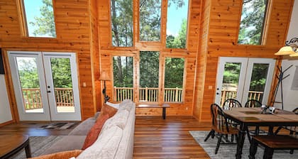 Beautiful Lodge - Amazing Views - BRAND NEW HOT TUB