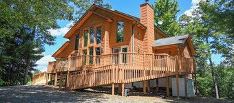 Lodge de montagne • Nouveau jacuzzi • Superbes vues sur la montagne • Foyer extérieur • Animaux acceptés