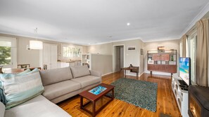 Smart TV, fireplace, DVD player