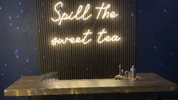 Bar (in der Unterkunft)