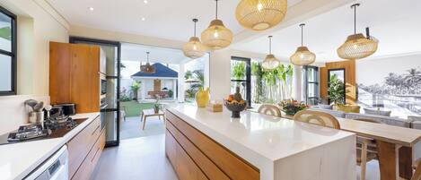 ثلاجة، ميكروويف