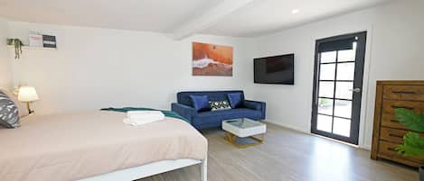 Comfort Cabin | 1 bedroom, blackout curtains, iron/ironing board, free WiFi