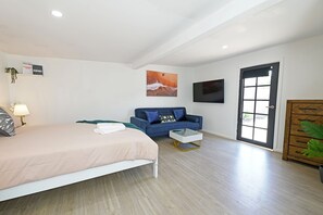 Chalet rustique Confort | 1 chambre, rideaux d’obscurcissement, fer et planche à repasser