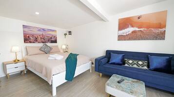 Comfort Cabin | 1 bedroom, blackout drapes, iron/ironing board, free WiFi