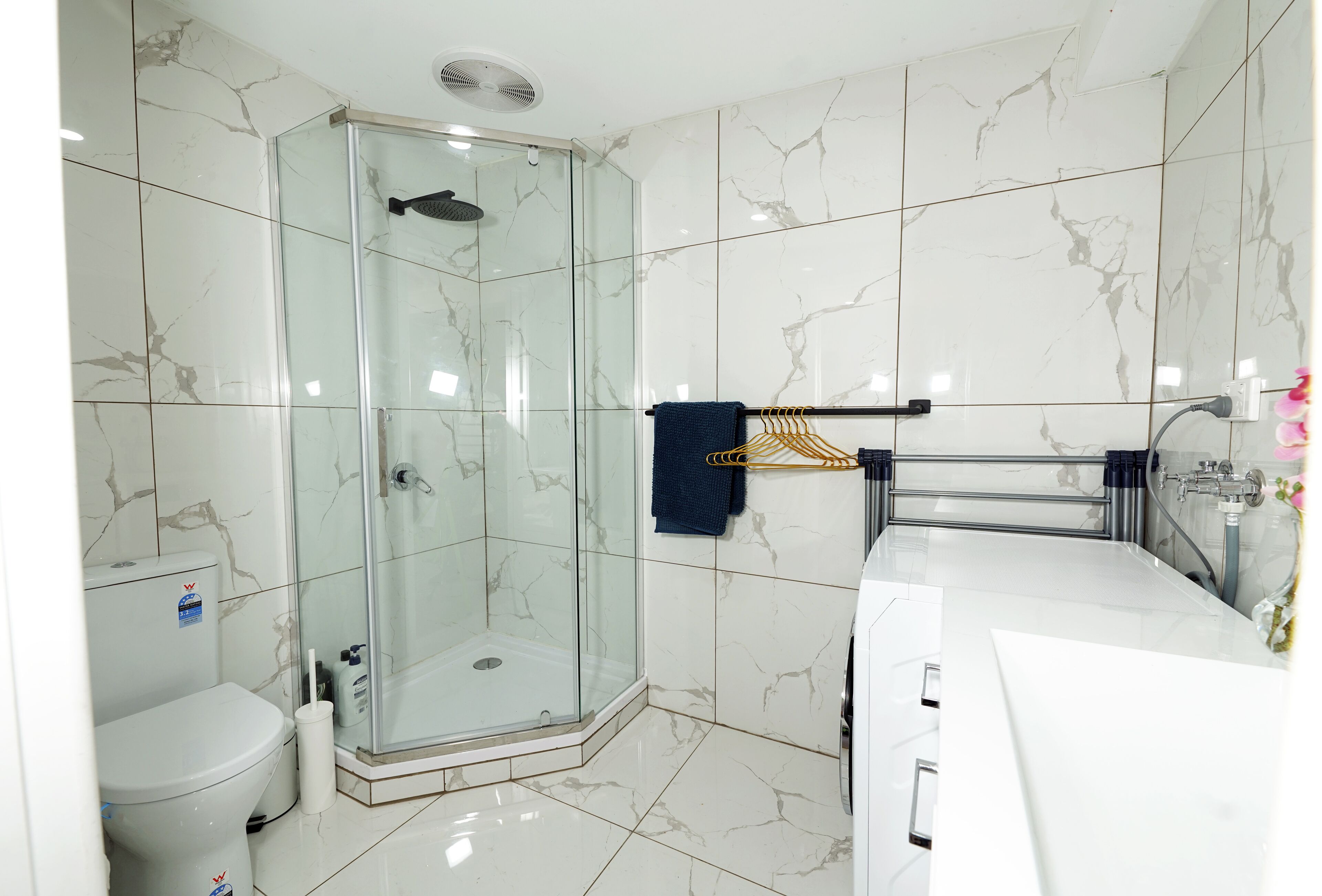 Comfort Cabin | Bathroom