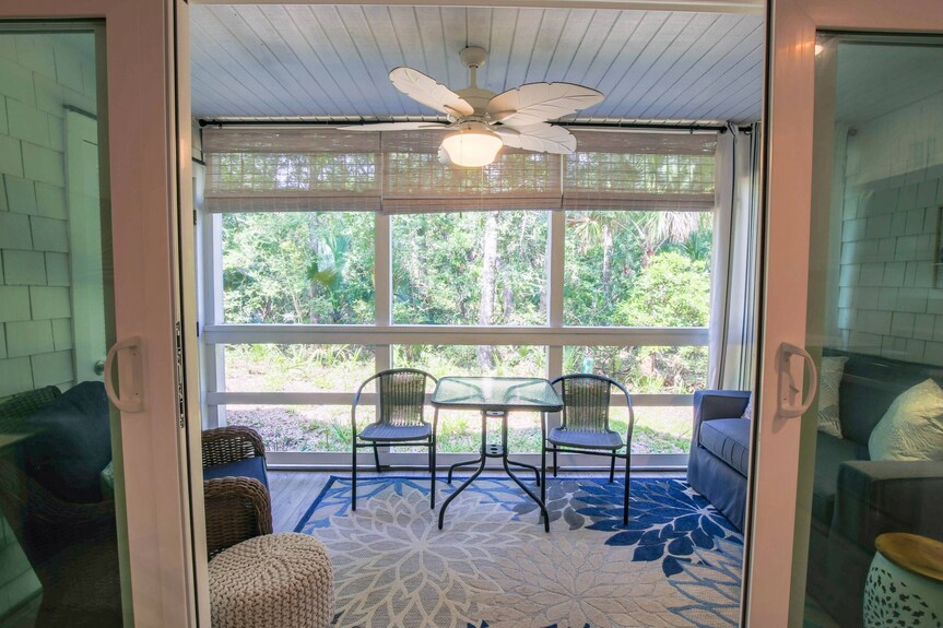 90 Seconds To Beach! Fully Renovated Villa With Spacious Kitchen, Gorgeous Finishes & Screened Porch - Kiawah Island, SC