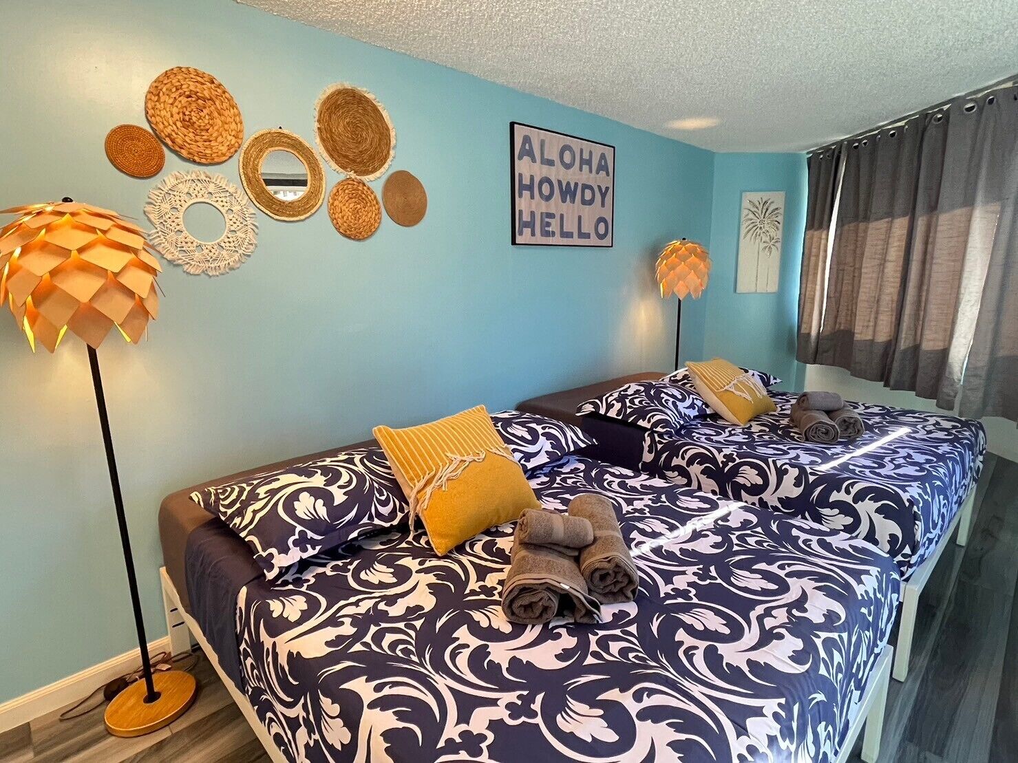 Peek A Boo Ocean view + Free assigned parking