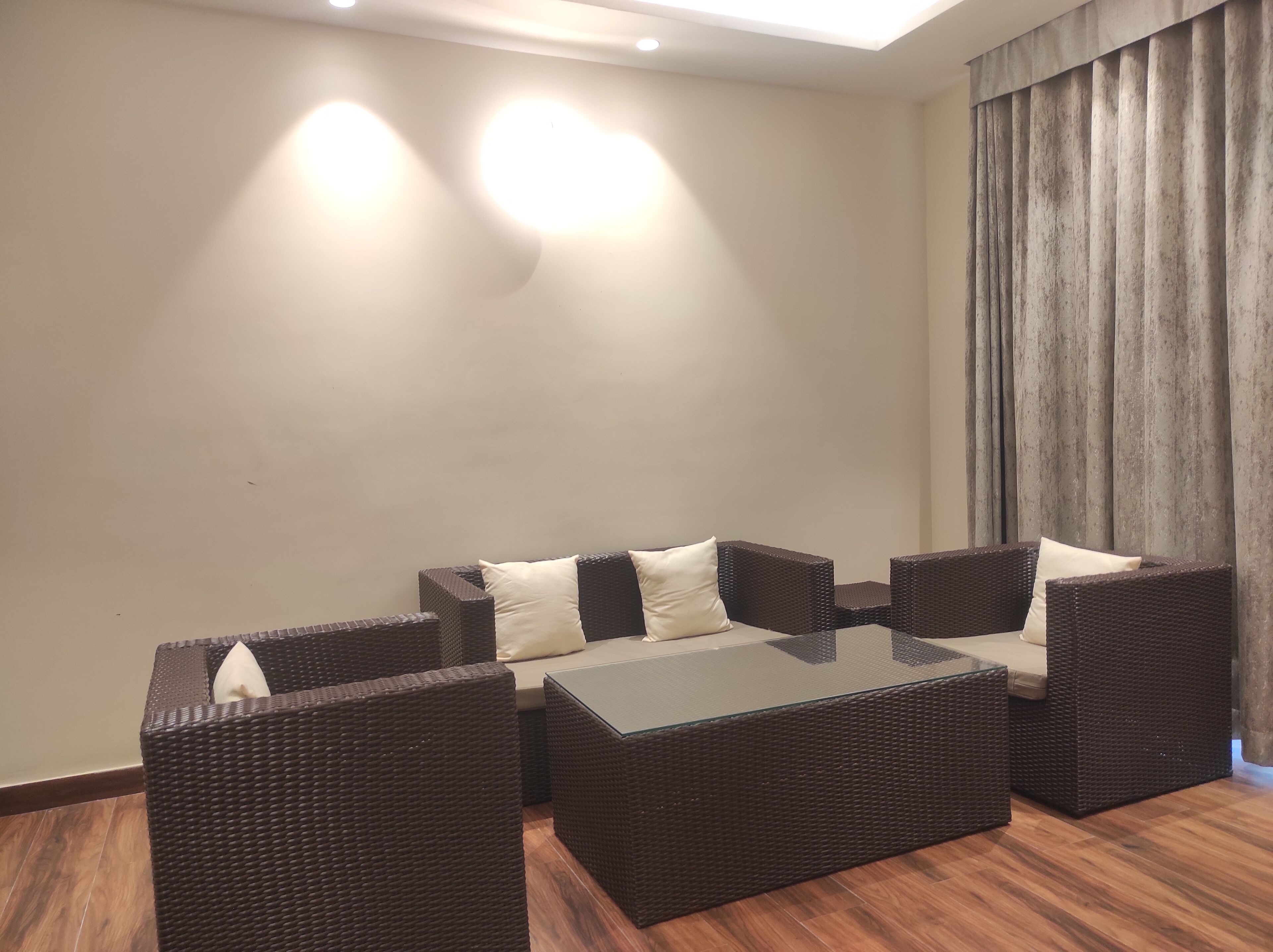 1 chambre, bureau, draps fournis