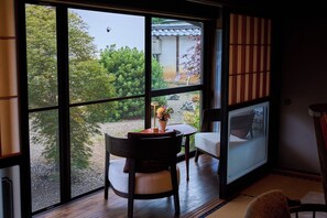 เครื่องนอนระดับพรีเมียม, ผ้านวมขนเป็ด, ห้องเก็บเสียง, Wi-Fi ฟรี