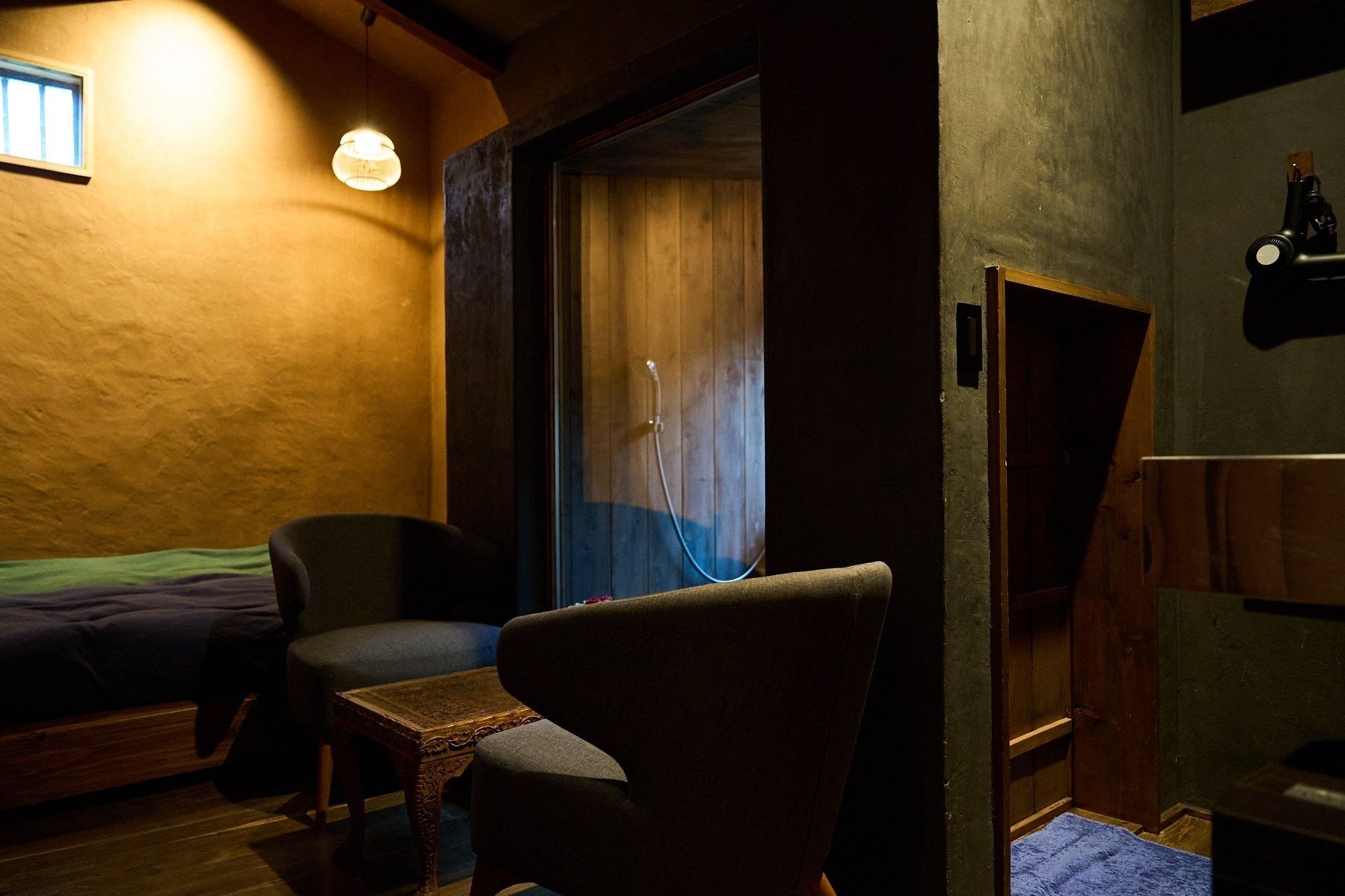 Basic-Zimmer | Hochwertige Bettwaren, Daunenbettdecken, kostenloses WLAN, Bettwäsche