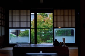 Premium bedding, down comforters, free WiFi, bed sheets - Ryokan Tsuchi to Ito (Omi)