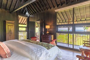 5 bedrooms, desk, bed sheets - Villa Belvedere (Seririt)