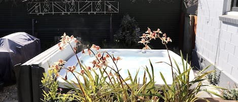 屋外スパ浴槽