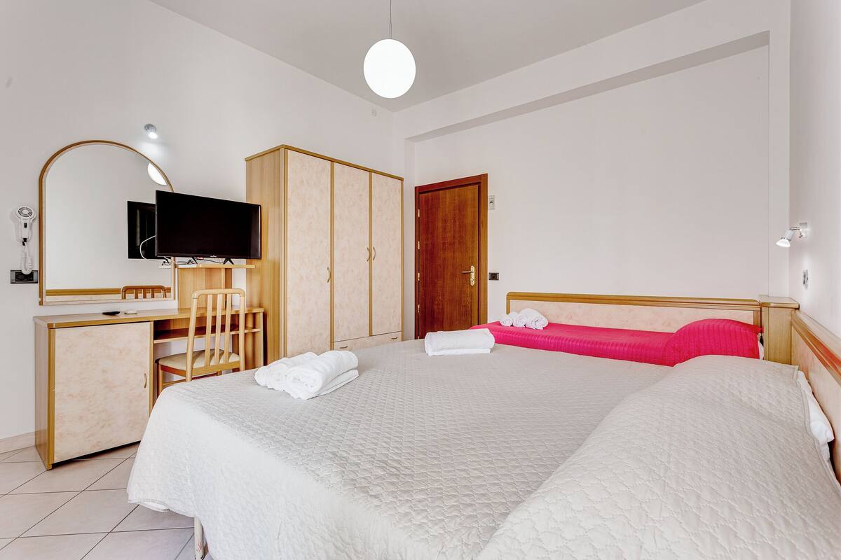 Comfort Triple Room | 1 bedroom, in-room safe, free WiFi