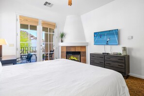 Desk, iron/ironing board, WiFi, bed sheets
