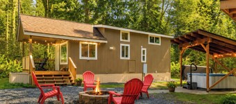 Cozy Tiny Home w/Hot tub and firepit close to Mt. Rainer Nat.Park & Restaurants 