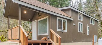 Cozy Tiny Home w/Hot tub and firepit close to Mt. Rainer Nat.Park & Restaurants 