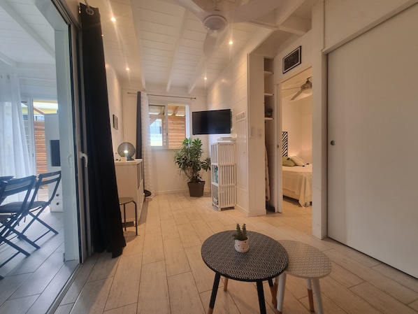 1 chambre, fer et planche Ă repasser, Wi-Fi gratuit, draps fournis